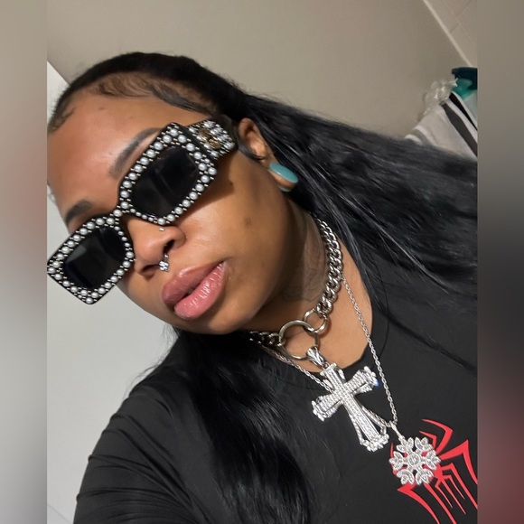 Meet your Posher, Robyn - Picture 1 of 1